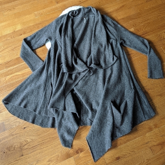 Free PEOPLE knit open cardigan cascading small - Picture 3 of 10